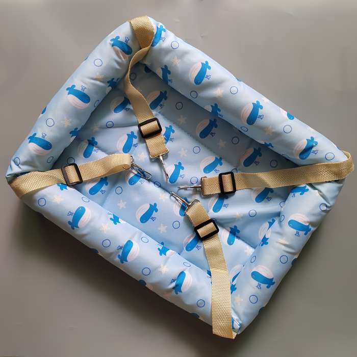 Pet supplies size Size S  recommended for up to 6 catties  Items Blue Whale  Hanging Square Cat Bed