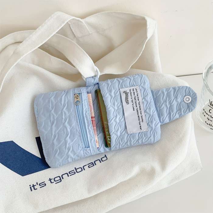 1pc Elegant Bi-fold Bubble Gauze Wallet with Snap Closure and Keychain Accessory Hand Washable Che