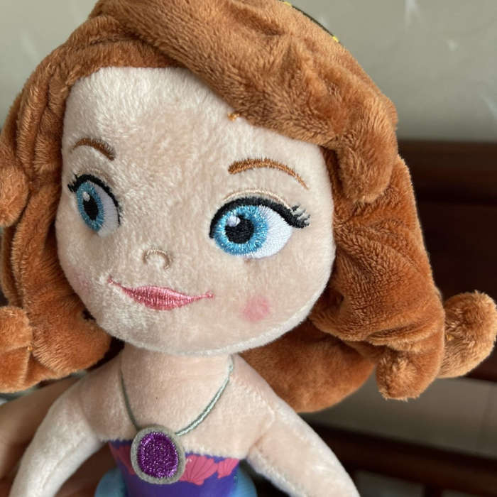 Toy Doll Style Sofia