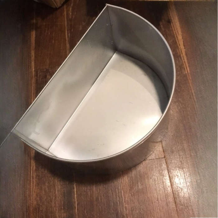 Pet Supplies Size Can Hold 2.5Kg Of Water