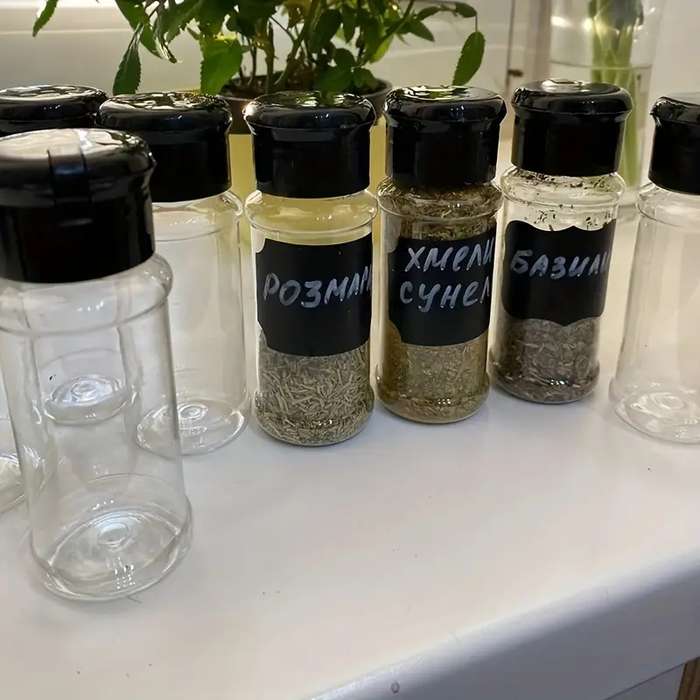 10pcs Plastic Spice Jar Spice Bottle Seasoning Bottle Kitchen Seasoning Jar Outdoor Pepper