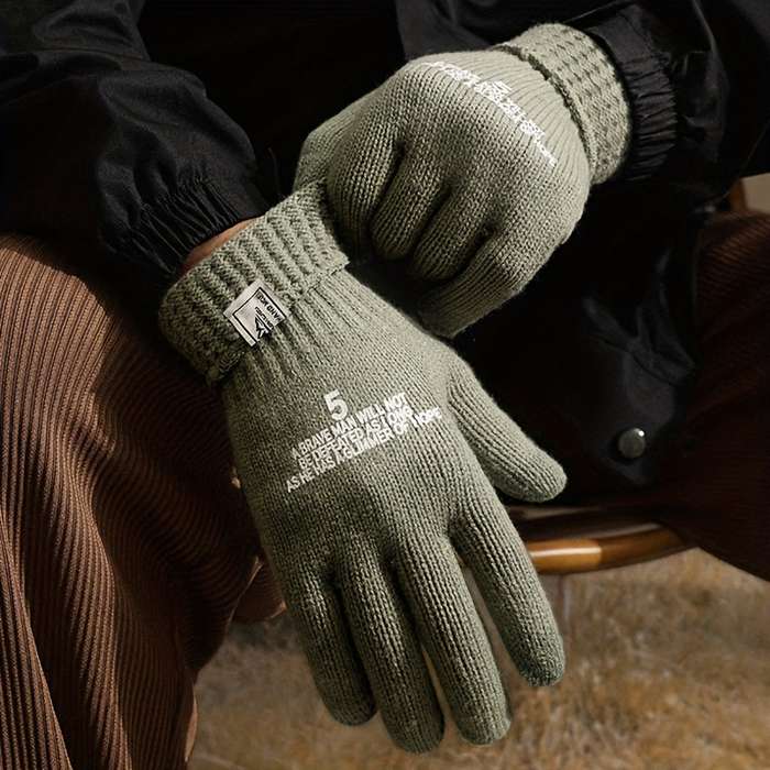 1 Pair Green Warm Gloves