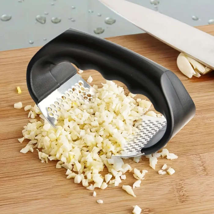 rable Stainless Steel Garlic Press - Manual Vegetable Chopper & Fruit Crusher, Easy-to-Use Kitchen T