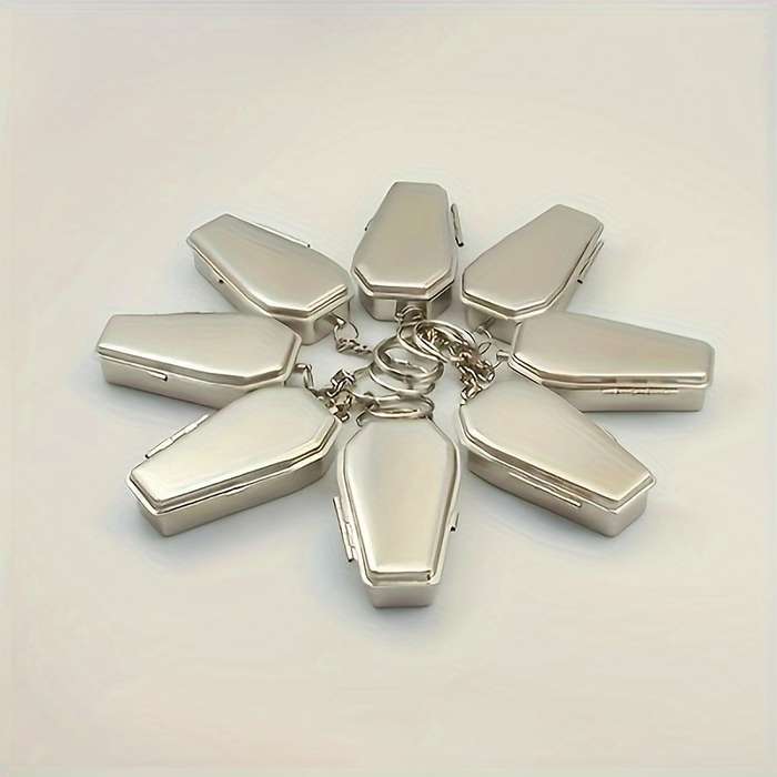 1pc Silver Keychain Portable Ashtray Keychain Ashtray Daily Supplies and Cleaning Supplies Gift