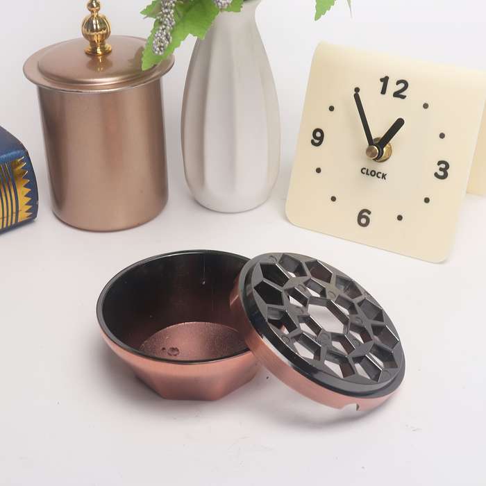 1pc Classic Round Metal Ashtray with Windproof Design C Stylish Windscreen Feature for Outdoor Res