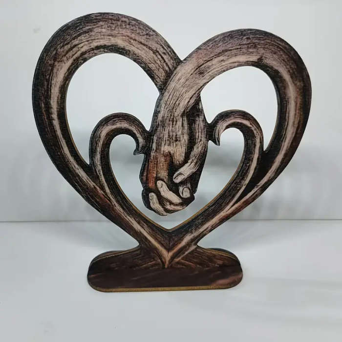1pc Rustic Wooden Heart-Shaped Hand in Hand Tabletop Ornament Vintage Romantic Log Decor for Bedroom