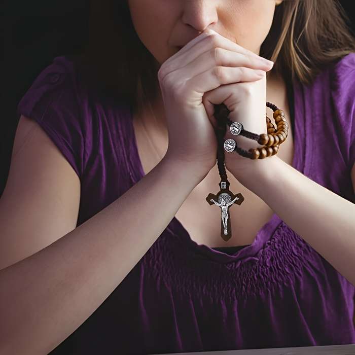 1 Piece A Brown Jesus Theme Pendant
