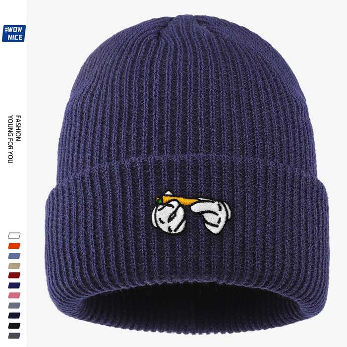1pc Rendy Leaf Embroidered Acrylic Beanie Unisex Cartoon Cigarette Design Knit Skull Cap Lightwei