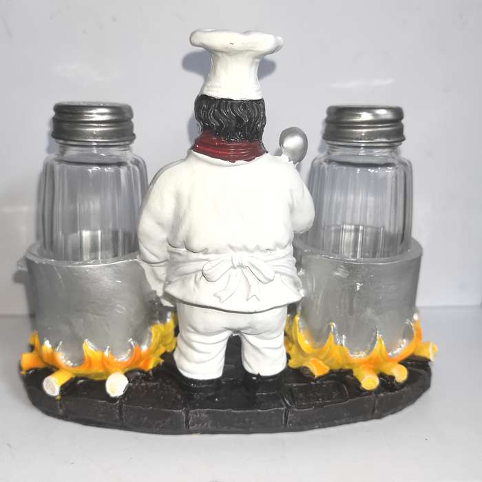 1pc Chef-Inspired Pepper Shaker Kitchen Decor Whimsical Resin Cookware Set with Lid Holder S