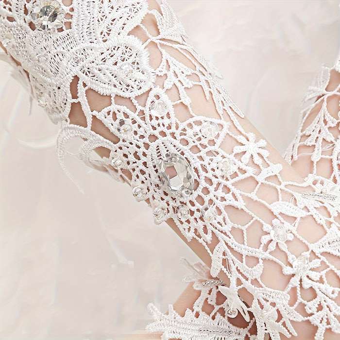 1 Pair White One Size Bridal Etiquette Gloves