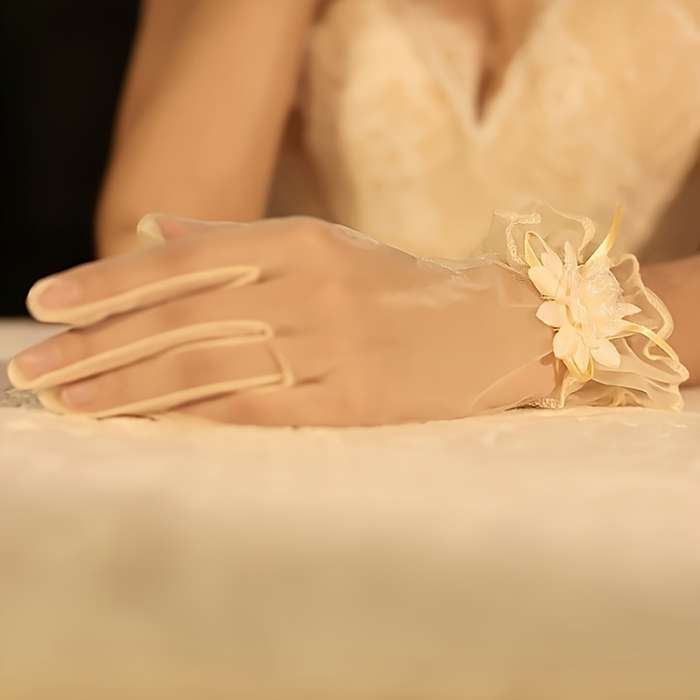 1 Pair Light Gold Lace Bridal Gloves