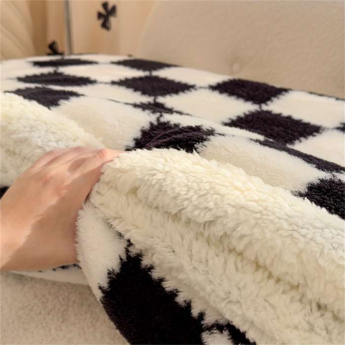 1ps Blanket Color Coffee White Plaid size 71X79inch 180X200CM