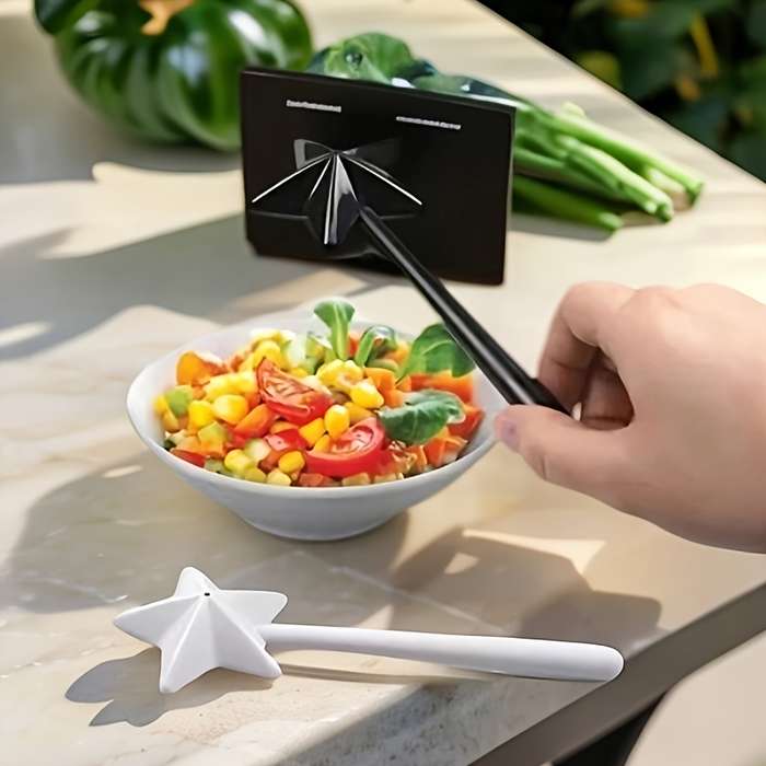 2pcs Magic Wand Salt Pepper Shakers Refillable Spice Dispenser with Holes for Easy Pouring