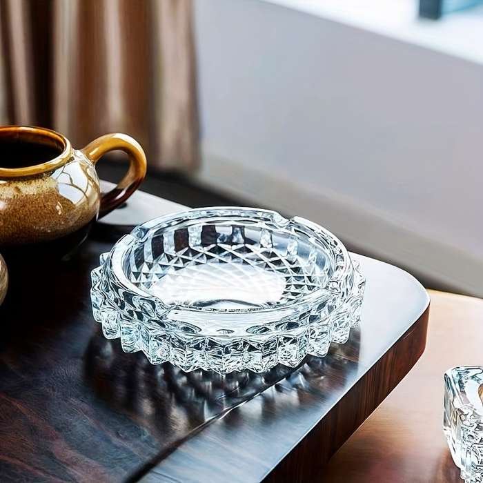1pc Elegant Mesh Texture Crystal Ashtray Heavy-Duty Glass Cigarette Holder with Intricate Geometr