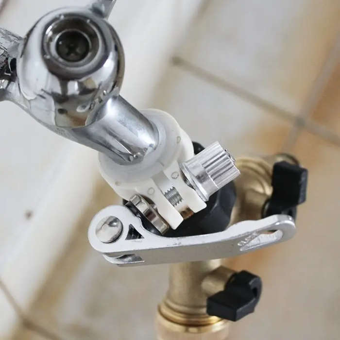 1pc Universal Copper Three-in-One Water Pipe Quick Connect Fittings Faucet Universal Connector Set W