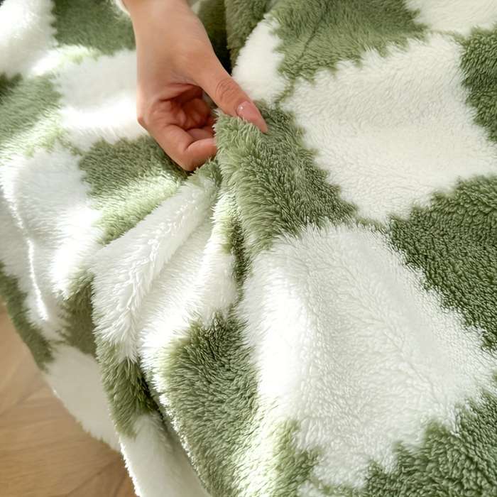 1ps Blanket Color Green And White Grid size 100x150cm 39.3x59.05inch