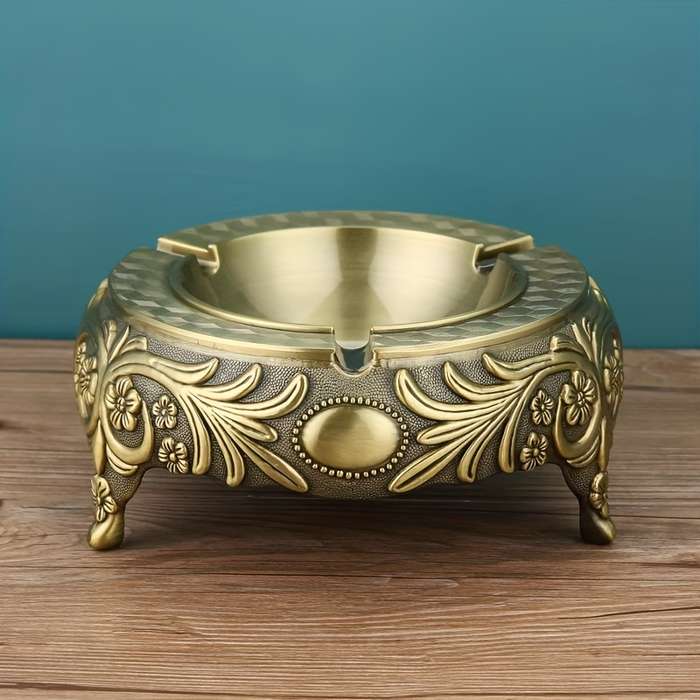 1pc Vintage European Style Metal Ashtray Round Decorative Ashtray for Living Room Coffee Table