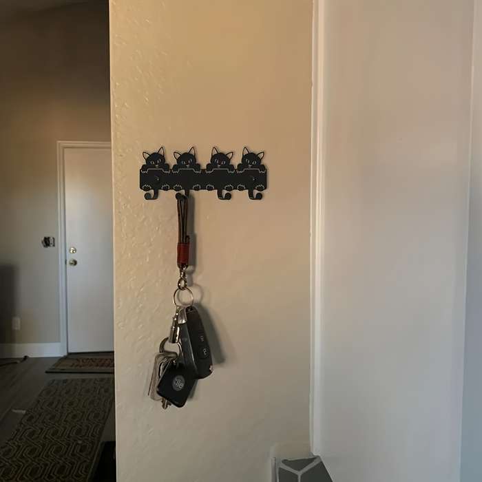 HELLOYOUNG Playful Cat-Themed Black Metal Key RackWall Mounted Decorative Entryway Organizer wit