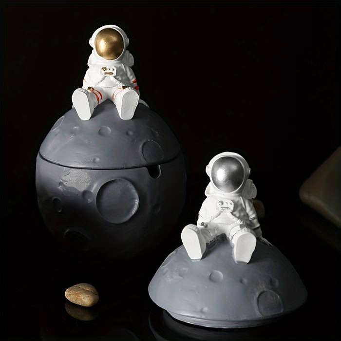 1pc Astronaut Decoration Ornament With Lid Featuring A Space-themed Resin Craft Suitable For Home