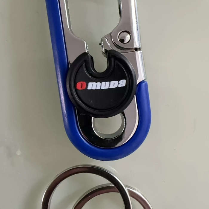 1pc Metal Alloy Car Key Chain Perfect for Men's Waist Hanging Color sent randomly