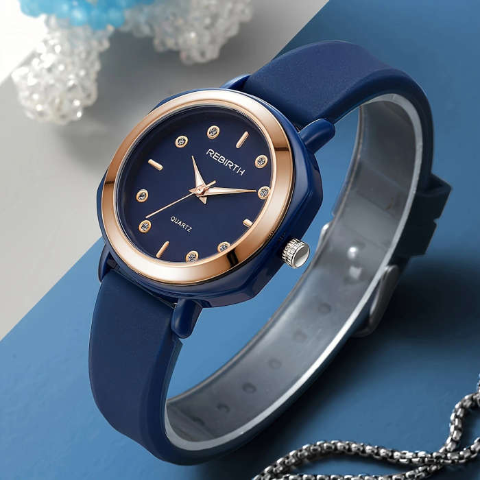 1pc Cute Wind High Appearance Level Small Fresh Silica Gel Strap Quartz Watch Color Sent Randomly