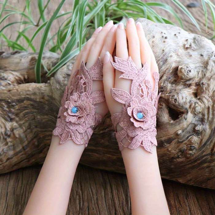 1 Pair Red Floral Lace Fingerless Gloves