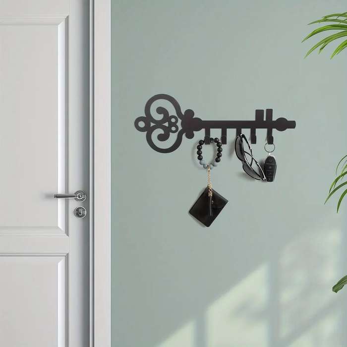 1pc Black Metal Wall-Mounted Key Holder Organizer with Decorative Swirl Design Easy Install Polis