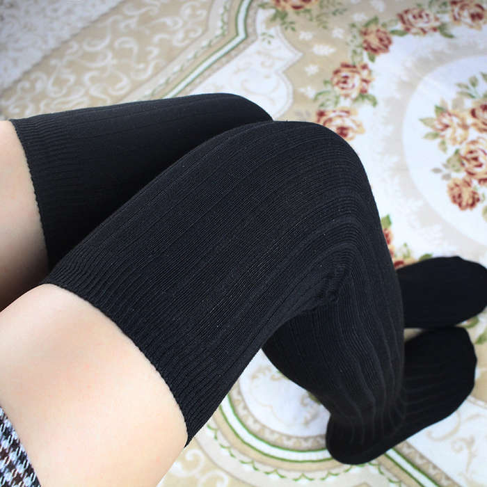 1 Pair Of Dark Gray  Socks
