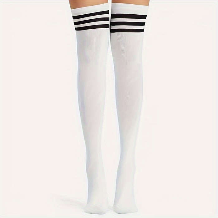 1 Pair White One Size Socks
