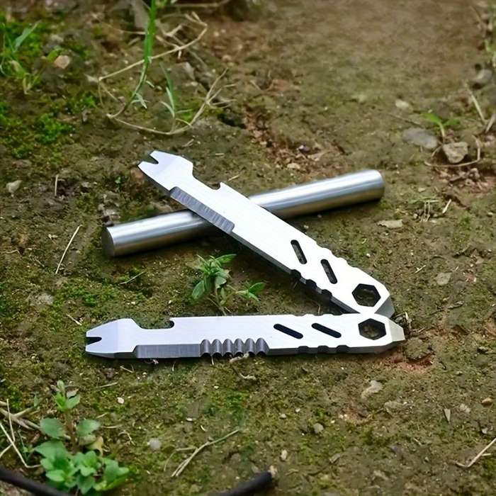 1pc Stainless Steel Multifunctional Outdoor Survival Tool Compact Keychain Knife with S