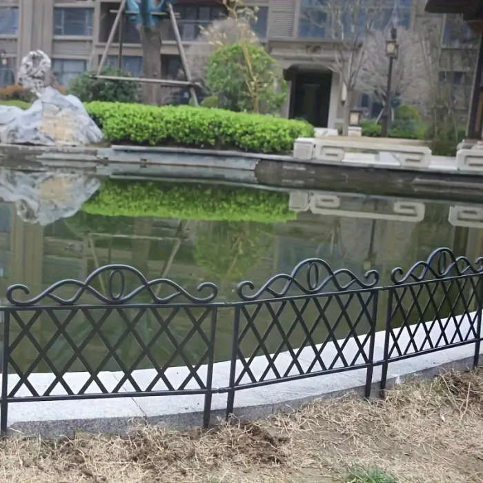 4 Pieces Durable Plastic Decorative Garden Border Fence
