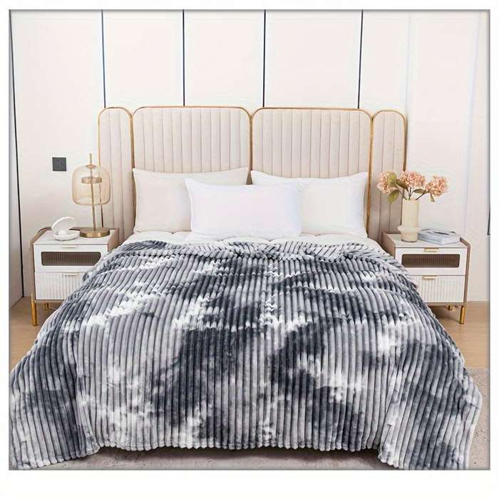 1ps Blanket Color Grey size 150CM x200CM  59.06 INCHES X 78.74 INCHES