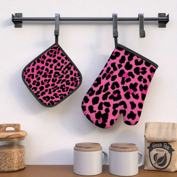 2pcs Pink Leopard Print Oven Mitts Heat Resistant Polyester Pot Holders with Black Paw Prints