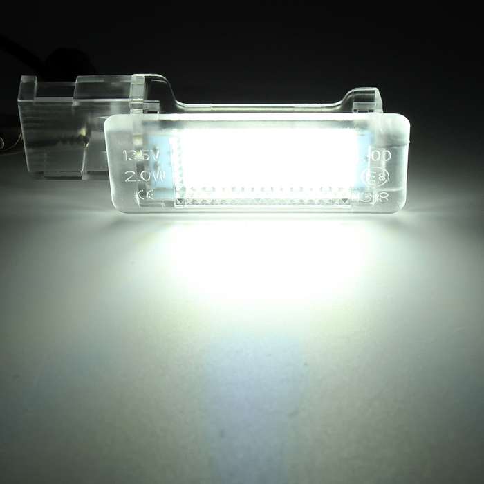 2 PCS DC12V / 1.5W / 6000K / 100LM Car Foot Nest Lights Footwell Lamp Seat Lamp 18LEDs SMD-3528 Lamp