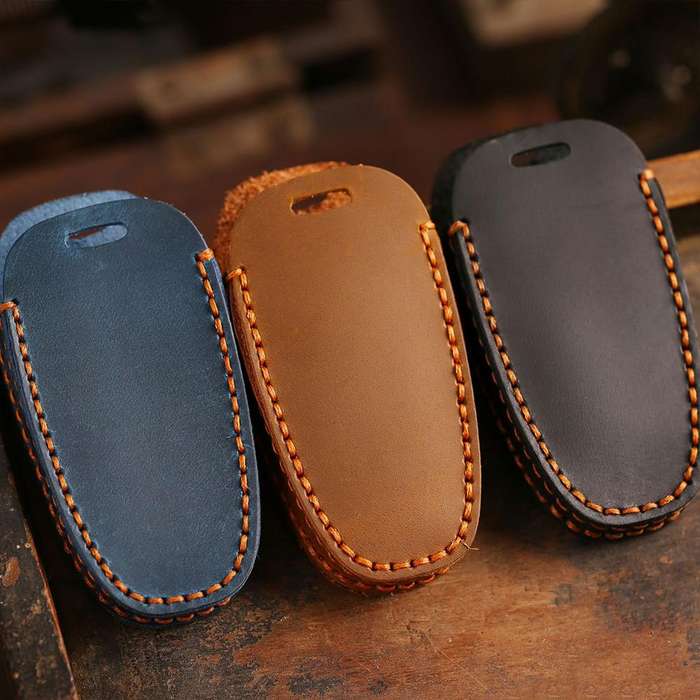For Hyundai Staria / Sonata 7-button B124 Crazy Horse Cowhide Car Key Protection Cover(Brown)