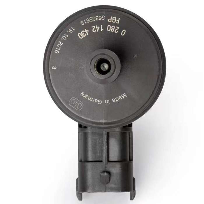 Car EVAP Emisson Canister Purge Valve Solenoid for Chevrolet Cruze / Trax / Orlando 55353802 5557424