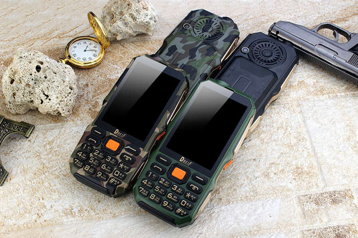 DBEIF D2017 9800mAh Antenna Analog TV 3.5 Inch Handwriting Tough Screen FM Dual Sim Outdoors