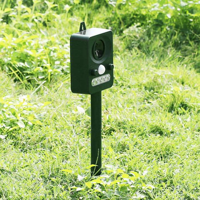 Solar Ultrasonic Animal Repeller Bird Dog Cat Repellent PIR Signal LED Strobe Light for Garden Yard