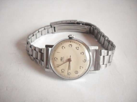 Vintage collectable Soviet Zaria 15 rubis watch, hand winding, Working