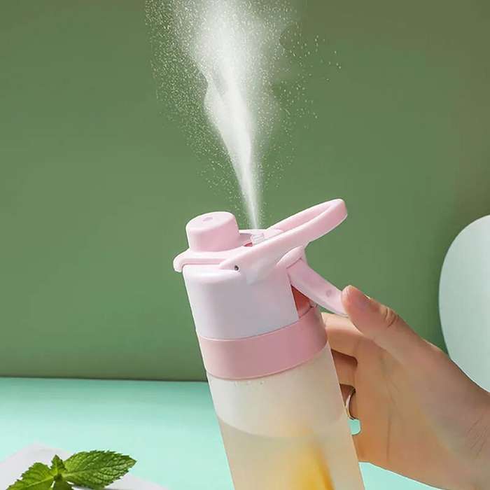 Green - 2-in-1 Sports Water Bottle with Built-in Mist Sprayer 650ml Portable Eco-friendly Hydration