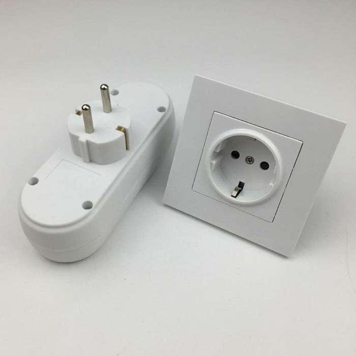 Universal One to Three EU German Standard Conversion Socket Plug Smart Travelling Conversion Power P