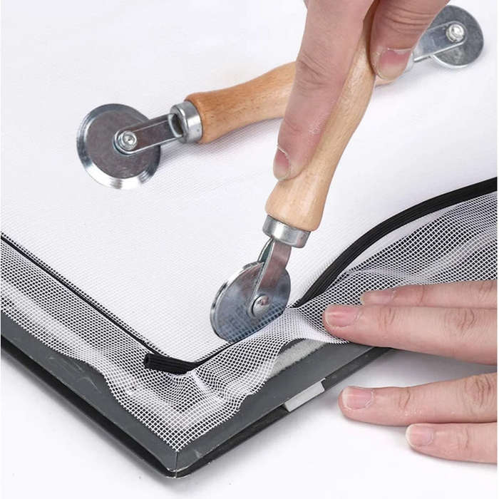 1 pc - Wooden Handle Metal Wheel Rolling Tool 22cm Length 3.85cm Wheel Diameter Screen Door Double W