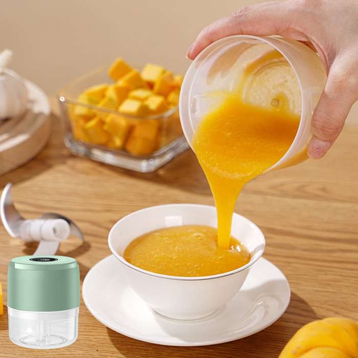 Green - 100ML Multifunctional Garlic Grinder Mini Garlic Paste Machine Household Electric Garlic Pou