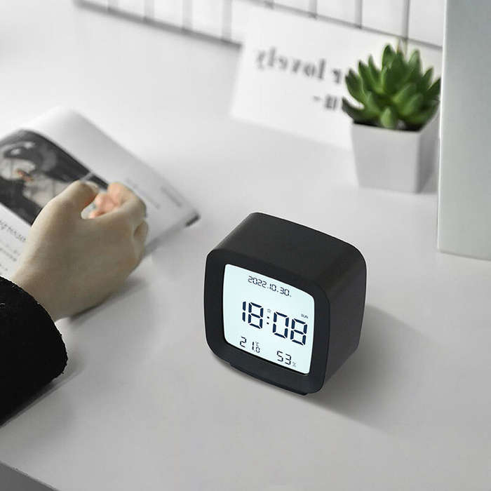 Black - Digital Alarm Clock 12/24H Electronic Alarm Clock Voice-activated Backlight Temperature Humi