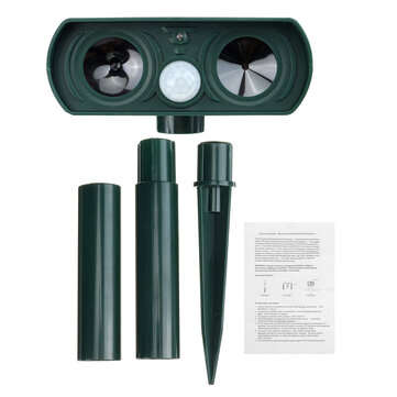 Solar Power Ultrasonic Animal Repeller Garden Pest Cat Deer Raccoon Repellent