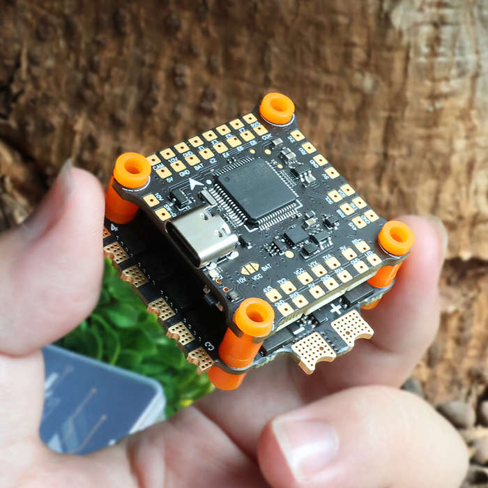 30.5x30.5mm HAKRC 45A F4V2 Stack F4 Flight Controller 2-6S with 5V 10V BEC & 45A BLHeli_S 4in1 Brush