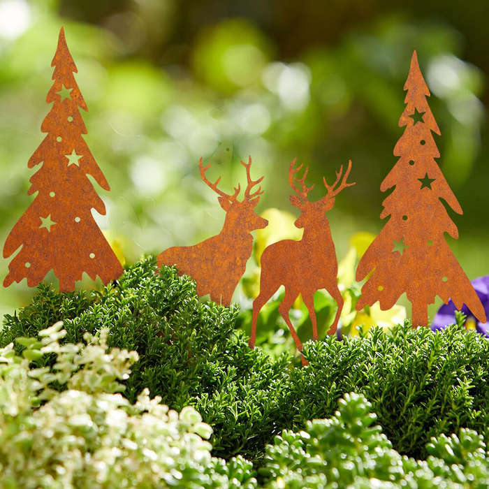 #A - Pack of 4 Rust Stake Christmas Tree and Deer Christmas Decoration Rust Garden Stakes Christmas