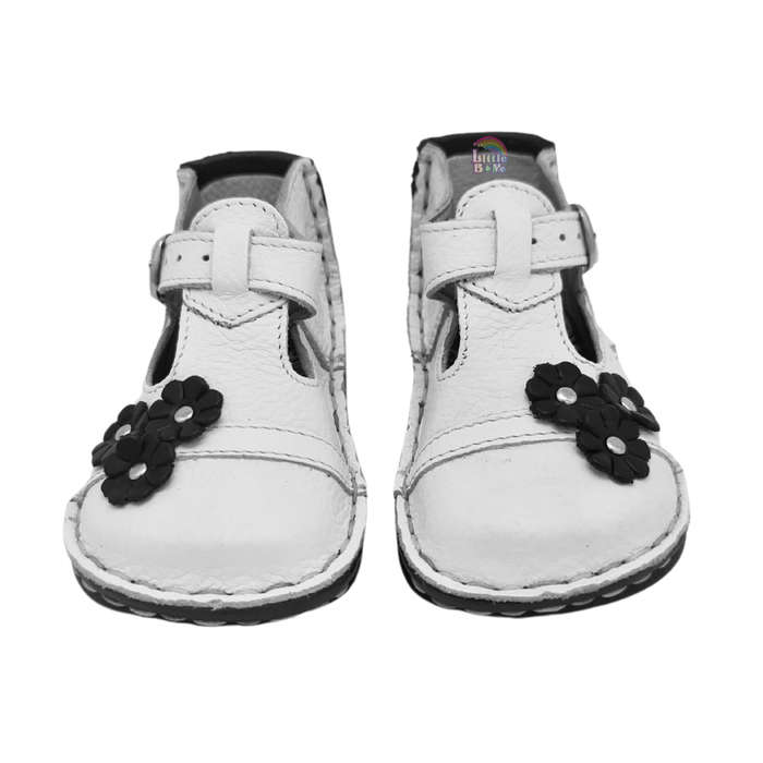 Cobbles - White with Black Flowers (Size 4)
