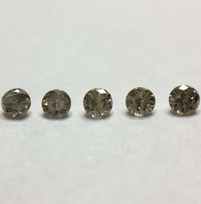 0.17 ct 5 x Fancy Light Brown VS - Si Round Brilliant Melee Diamonds
