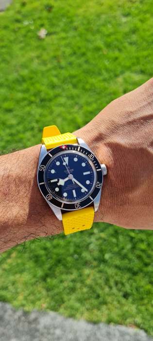 20mm Honeycomb Rubber Strap Yellow
